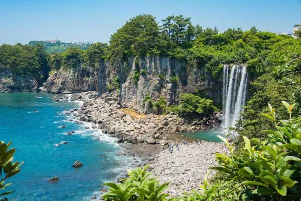 Cheonjiyeon Water Falls