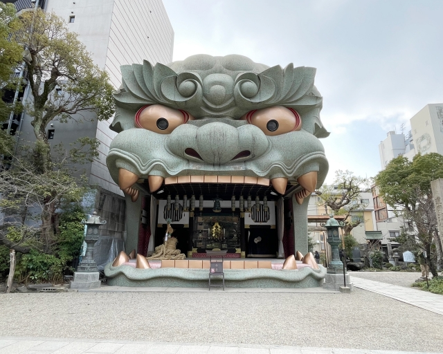 Namba Yasaka Shrine
